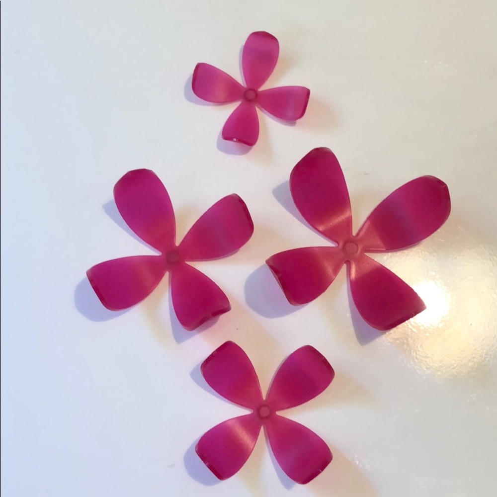 Hot Pink Umbra flower magnets